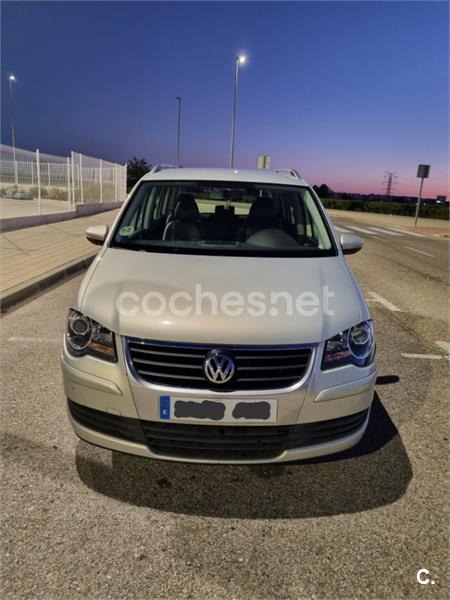 VOLKSWAGEN TOURAN 1.9 TDI DSG TRAVELLER 105CV – Automar Ocasión