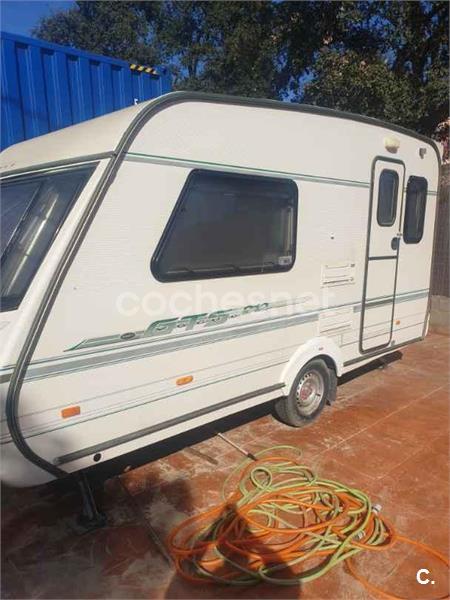 se vende caravana inglesa 2500 en Girona Coches