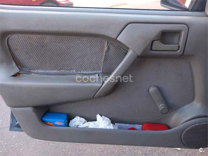 Alzador coche Isofix de segunda mano por 25 EUR en Valladolid en WALLAPOP