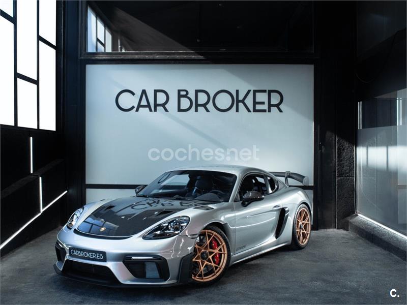 PORSCHE 718 Cayman GT4 RS