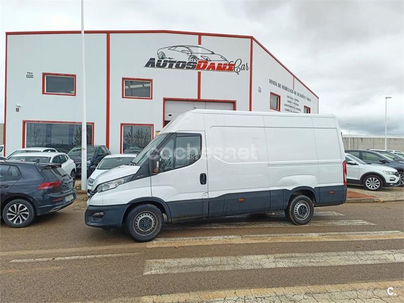 IVECO Daily 2.3 TD 33S 12 A8 V 3000H1 7.3 M3 4p.