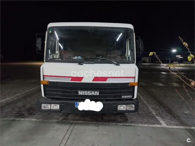 NISSAN CAMION L-35 FURGON CHASIS 4p.