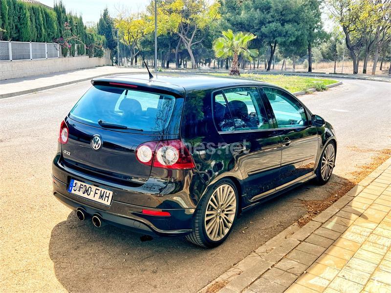 VOLKSWAGEN Golf 3.2 DSG R32 4MOTION