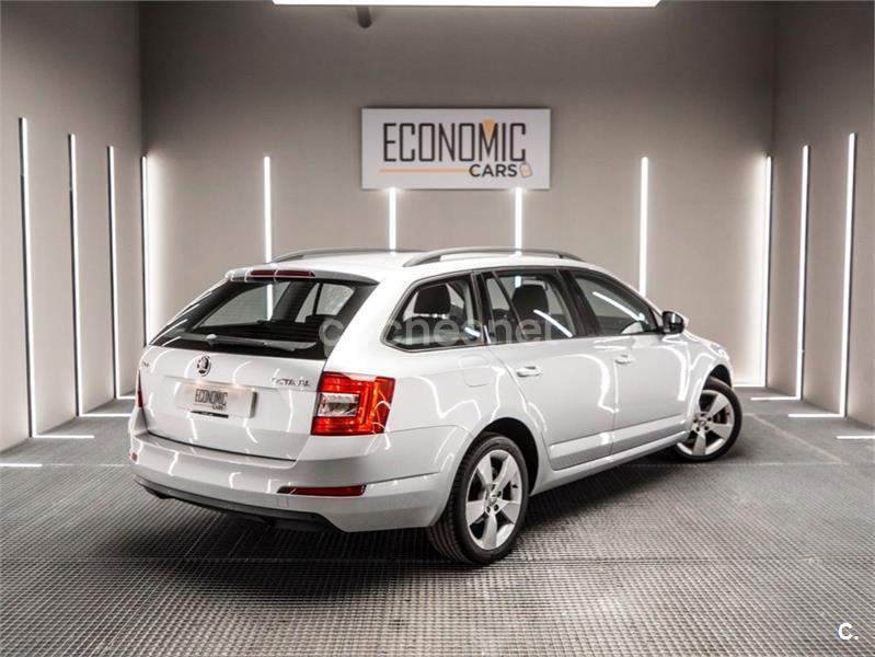 SKODA Octavia Combi 1.6 TDI DSG CR 105cv Ambition