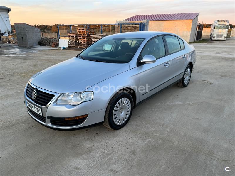 VOLKSWAGEN Passat 1.9 TDI Trendline