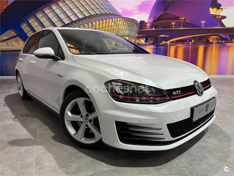 VOLKSWAGEN Golf GTI 2.0 TSI 220cv DSG BMT