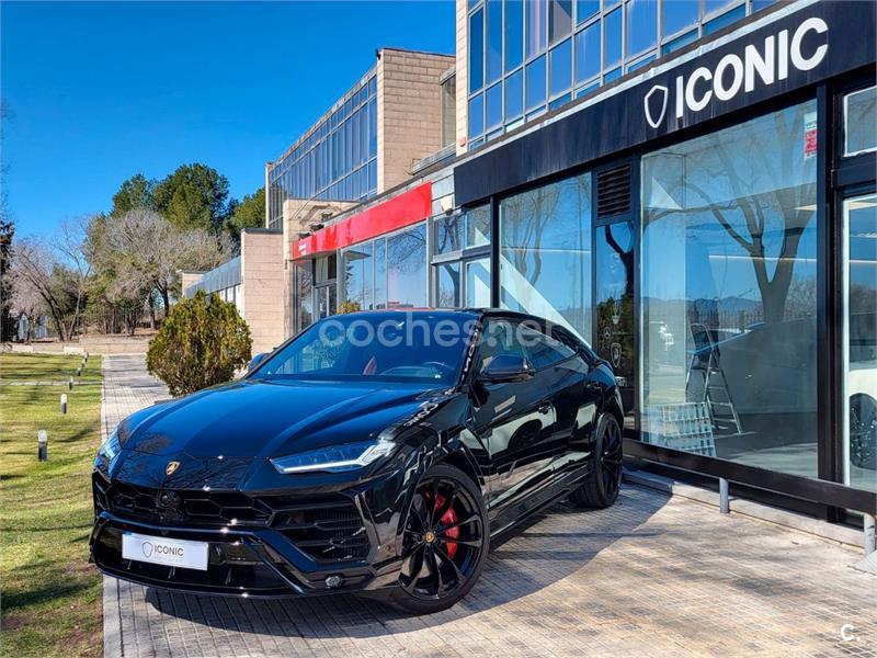 LAMBORGHINI URUS 4.0 V8