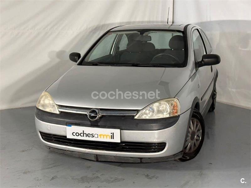 OPEL Corsa Essentia 1.0 12v