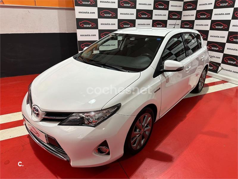 TOYOTA Auris Hybrid Advance