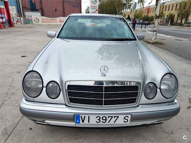 MERCEDES-BENZ 230