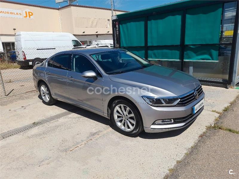 VOLKSWAGEN Passat Advance 2.0 TDI