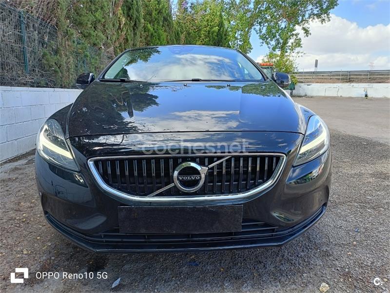 VOLVO V40 2.0 D2 Momentum 5p.