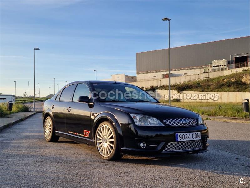 FORD Mondeo 3.0i V6 ST 220