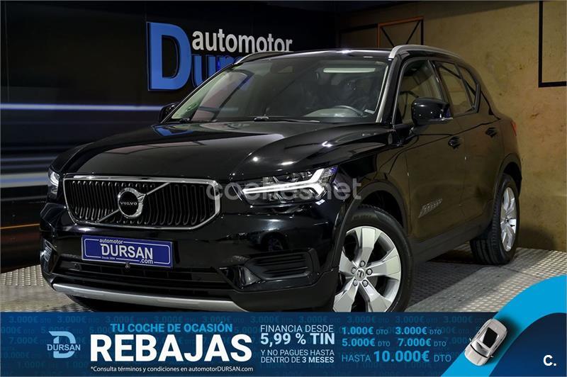 VOLVO XC40 2.0 T4 Momentum Auto