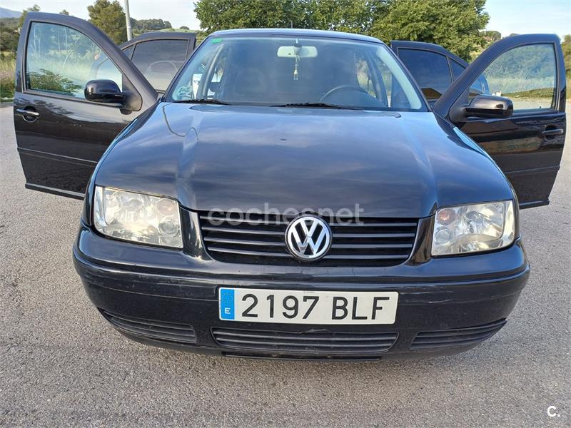 VOLKSWAGEN Bora 2.3 V5 Highline