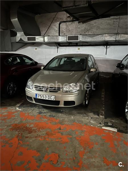 VOLKSWAGEN Golf 1.6 HIGHLINE 5p.