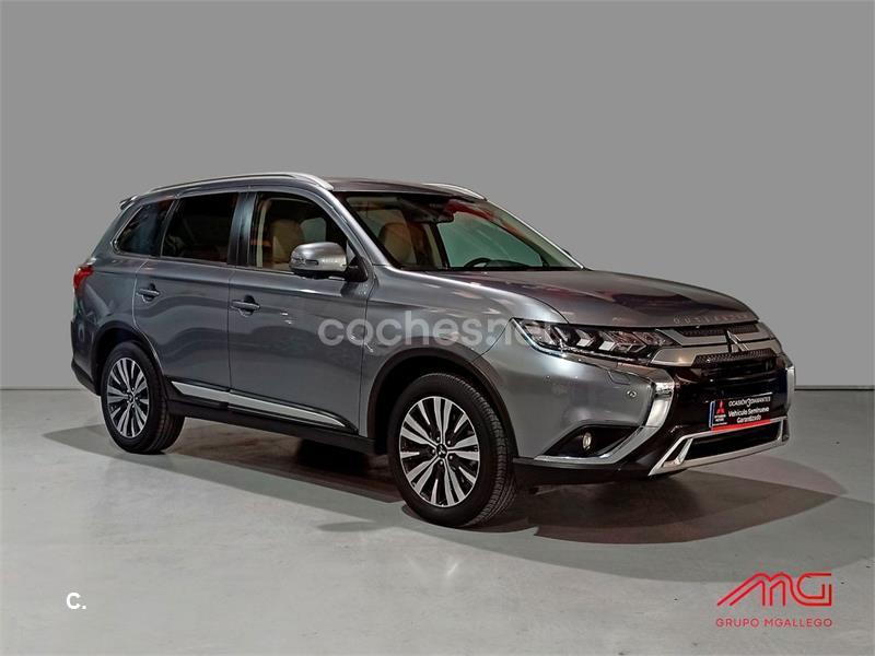 MITSUBISHI Outlander 200 MPI Kaiteki CVT 2WD 7 Plazas 5p.