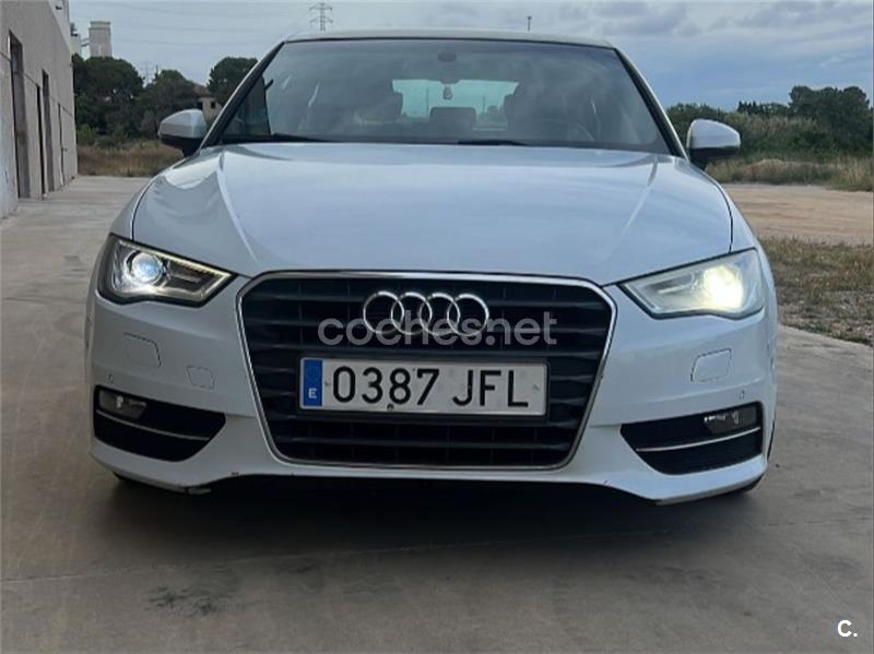 AUDI A3 1.6 TDI 110cv clean diesel Attraction