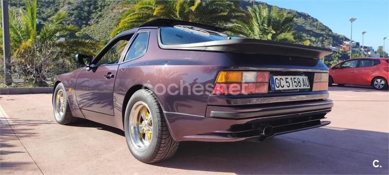 PORSCHE 944