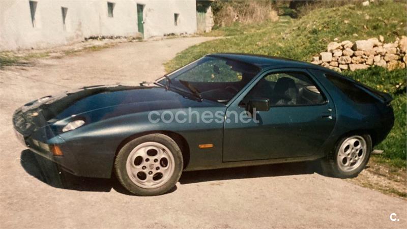 PORSCHE 928