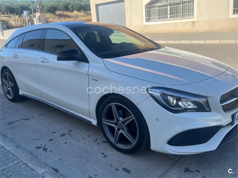 MERCEDES-BENZ Clase CLA CLA 200 d AMG Line Shooting Brake