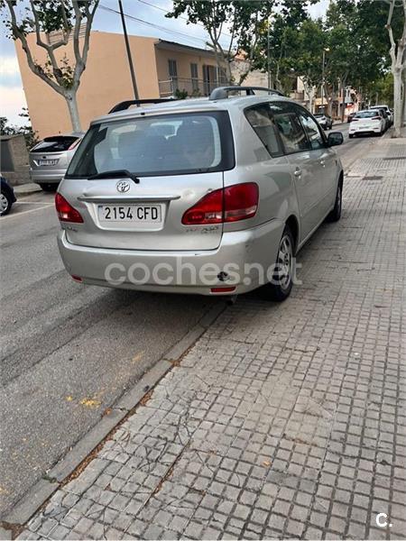 TOYOTA Avensis Verso