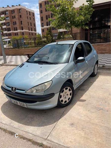 PEUGEOT 206