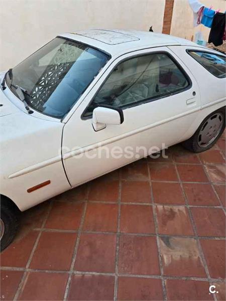 PORSCHE 928