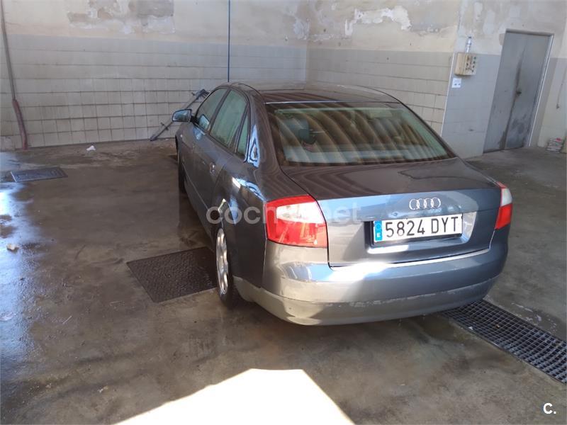 AUDI A4 2.5 TDI 4p.