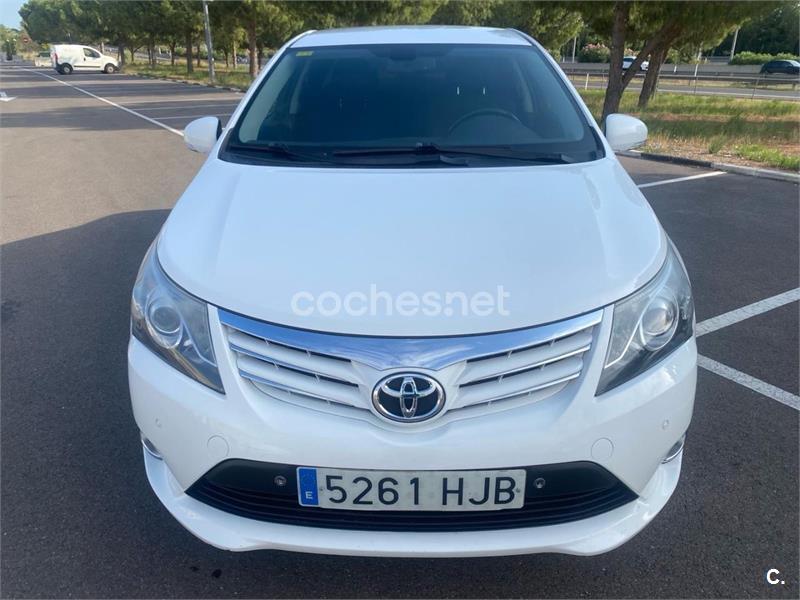 TOYOTA Avensis 120D Comfort Cross Sport