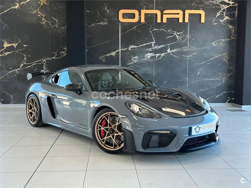 PORSCHE 718 Cayman GT4 RS