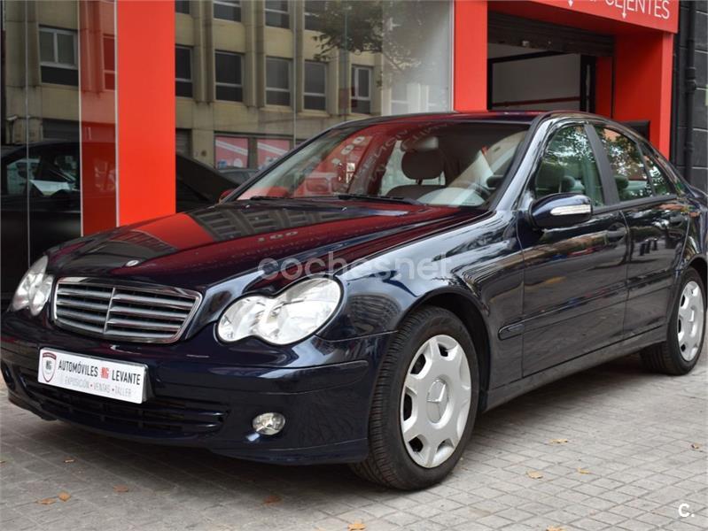 MERCEDES-BENZ Clase C C 200 CDI CLASSIC 4p.