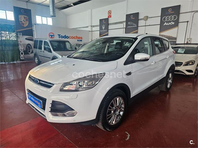 FORD Kuga 2.0 TDCi 140 4x4 Titanium Powershift 5p.