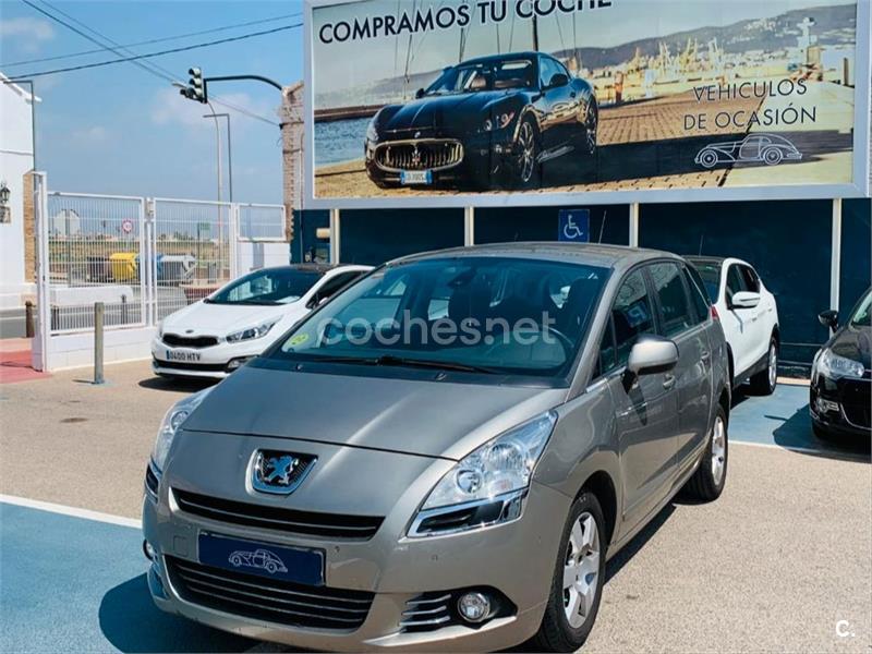 PEUGEOT 5008 Active 1.6 HDI 115 FAP 5p.