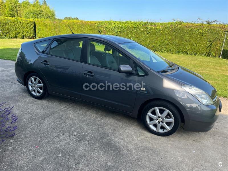 TOYOTA Prius 1.5 VVTi HSD 5p.