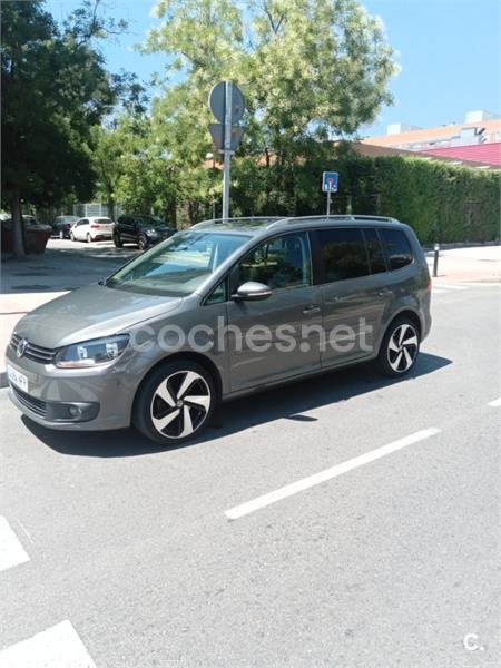 VOLKSWAGEN Touran 2.0 TDI DSG Sport