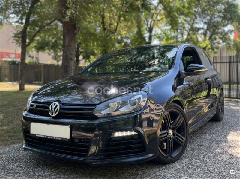 VOLKSWAGEN Golf 2.0 TSI 4Motion R