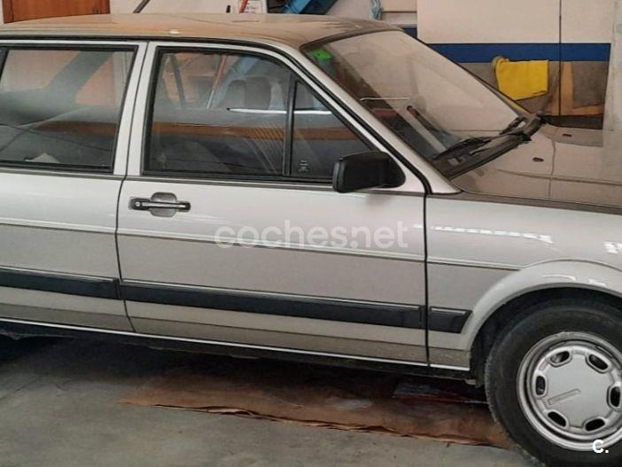 VOLKSWAGEN Santana SANTANA 1.8 LX 4p.