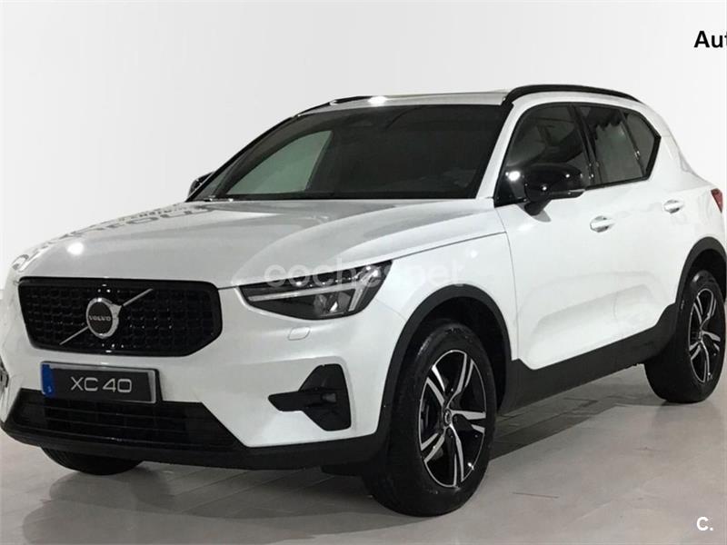 VOLVO XC40 2.0 B3 G Plus Dark Auto