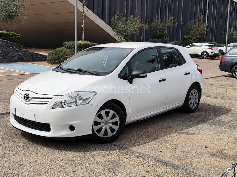 TOYOTA Auris 1.4 D4D DPF Active Eco