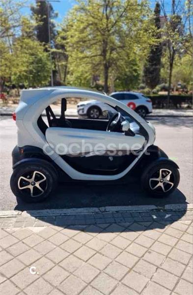 RENAULT Twizy