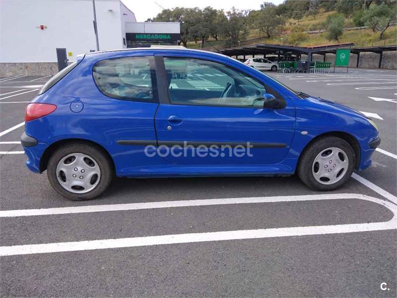 PEUGEOT 206