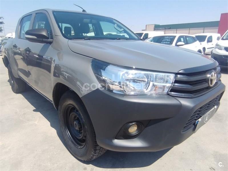 TOYOTA Hilux 2.4 D4D Cabina Doble GX