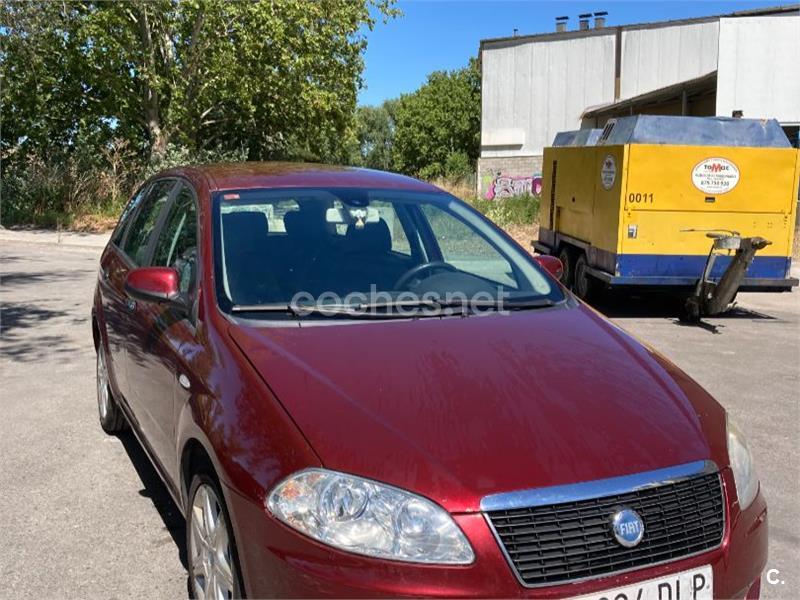 FIAT Croma 1.9 16v Multijet Emotion 5p.