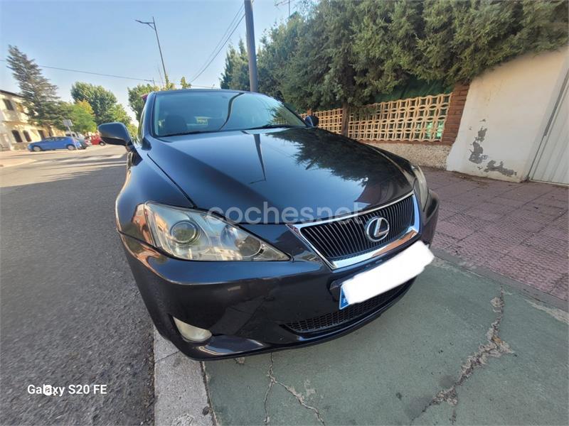 LEXUS IS220d Luxury 4p.