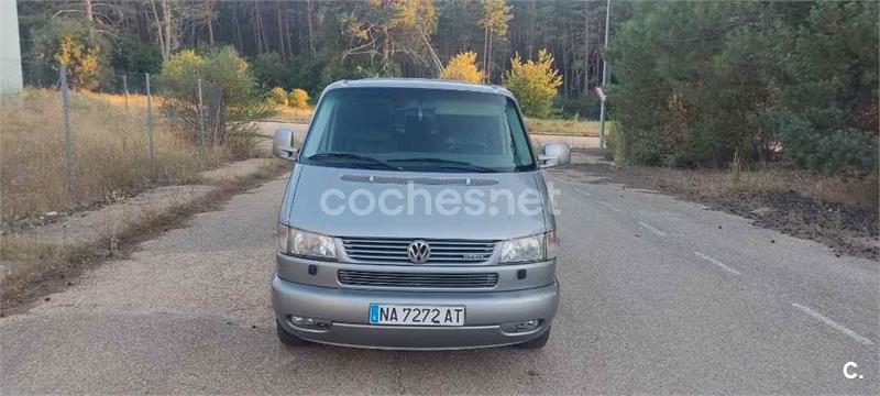 VOLKSWAGEN Caravelle