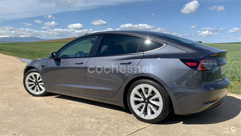 TESLA Model 3 RWD