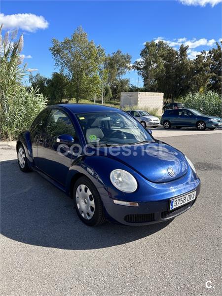 VOLKSWAGEN New Beetle 1.6