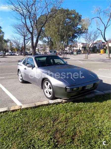 PORSCHE 944