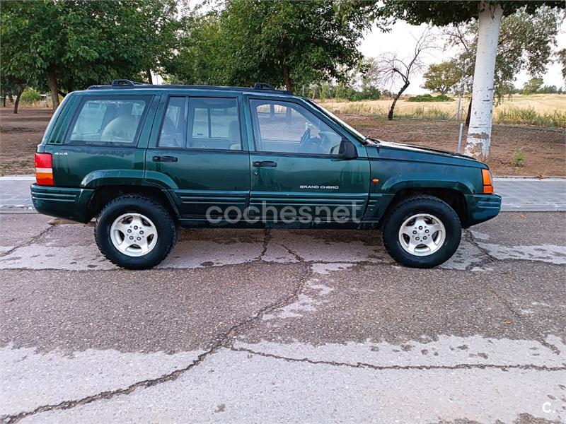 JEEP Grand Cherokee LAREDO 2.5TD 5p.